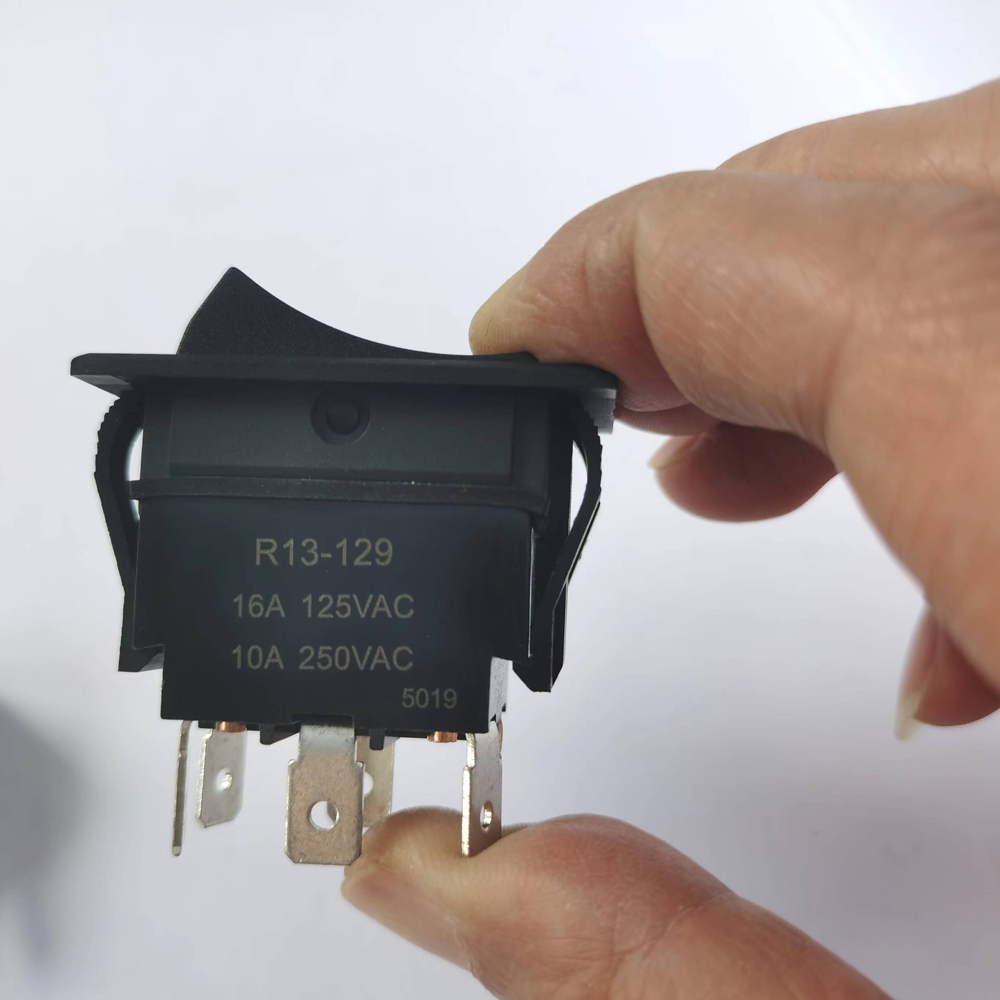 R13-129 4Pin 6Pins 125/250V 16 - Power Tools In Electrical のレビューと価格